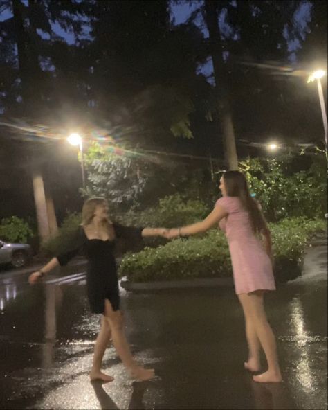 Dancing In The Rain With Friends, Rain Poses, Best Friends Dancing In The Rain, Bestie Rain Pics, Dancing In The Rain Aesthetic, Dancing In Rain Couple Aesthetic, Rain Best Friend Pictures, Dance Rain, Two People Dancing In The Rain