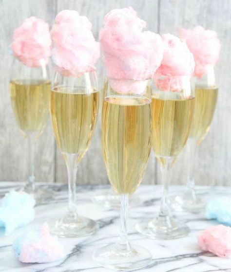 Cotton Candy Champagne Cocktails for a whimsical birthday party Champagne Bachelorette Party, 21 Party, Bachelorette Diy, Cotton Candy Champagne, Halloween Cake Pops, Champagne Cocktails, Idee Babyshower, Champagne Brunch, 21st Party