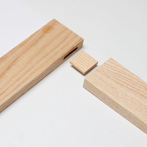 Wood Joints: 4 Types of Joinery Options to Use | Family Handyman Furniture Joints Design, Simple Joinery, Woodwork Joints, Wood Joinery Detail, Woodwork Joinery, Types Of Wood Joints, Wood Joining, Simple Woodworking Projects, Furniture Joinery