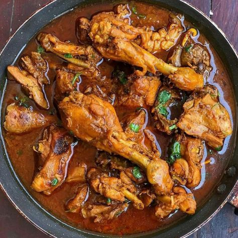 Malay Chicken Curry, Punjabi Chicken Curry, Healthy Chicken Curry, Hyderabadi Cuisine, Cape Malay, Sanjeev Kapoor, Easy Chicken Curry, Chicken Gravy, Oven Baked Chicken