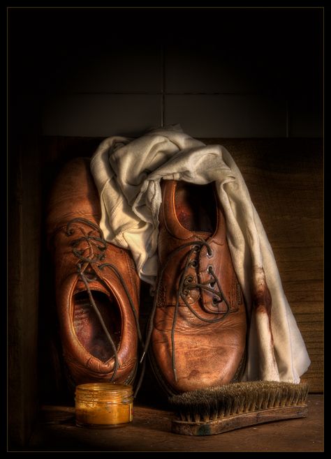 Stock Photography Ideas, Still Life Pictures, Still Life Images, Photographie Portrait Inspiration, Still Life Fruit, Still Life Photos, Shoes Photography, Shoes Photo, Old Shoes