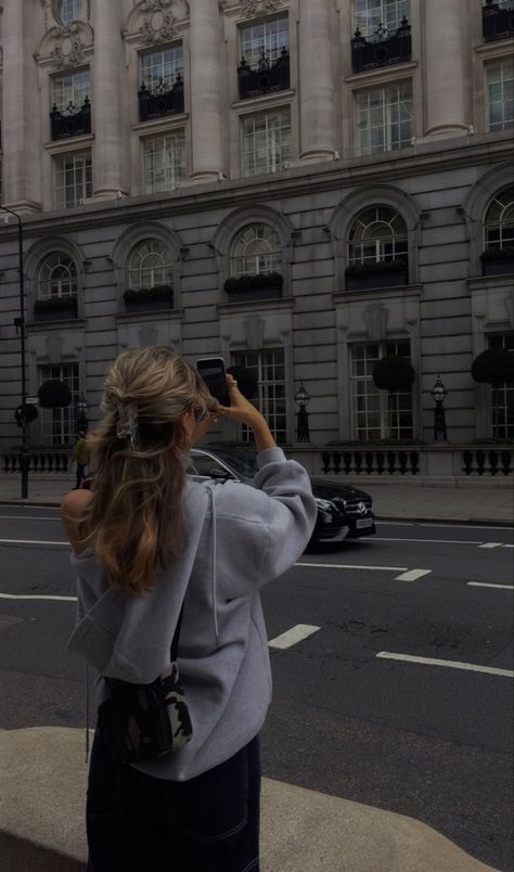 London Instagram Pictures Winter, London Ig Pics, London Astethic, London Instagram Story, London Pictures Ideas, Self Foto, London Life Aesthetic, London Aesthetic Outfits, England Outfits