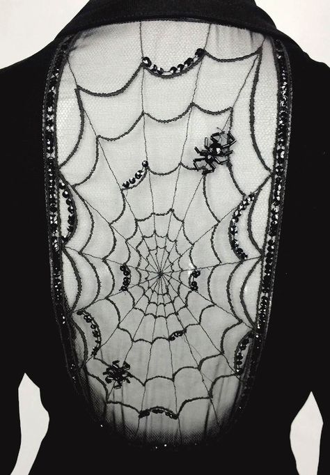 Cobweb Dress, 1950s Goth, Spiderweb Fashion, Goth Embroidery, Spiderweb Dress, Goth Spider, Estilo Dark, Vogue Dress, Spider Webs