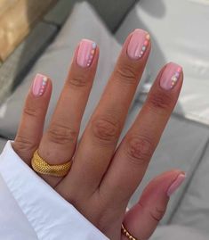 Minimalist Nail Design Simple, Pink Gel Nails, Short Gel Nails, Simple Gel Nails, Nail Pictures, Casual Nails, Cute Summer Nails, Dots Nails, Nagel Inspo