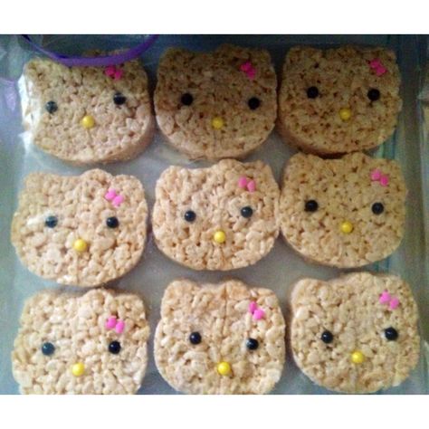 Hello Kitty Rice Krispie Treats, Hello Kitty Treats Diy, Cat Rice Krispy Treats, Hello Kitty Party Snacks, Hello Kitty Treat Table, Hello Kitty Rice Crispy Treats, Hello Kitty Food Ideas, Hello Kitty Treats, Sanrio Birthday