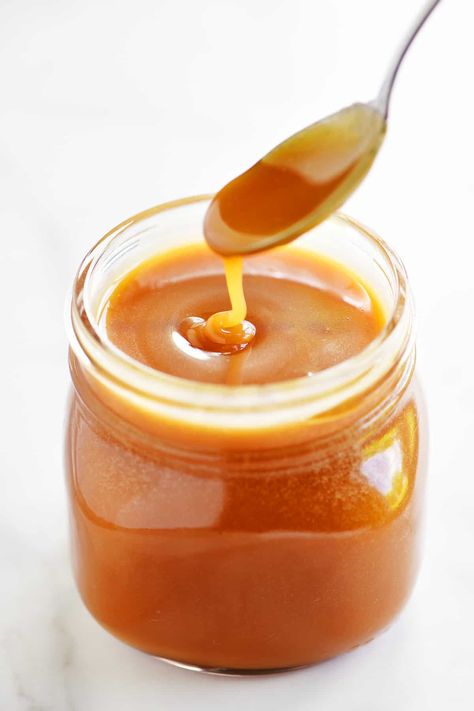 Caramel Syrup Caramel Topping Recipe, Caramel Syrup Recipe, Ice Cream Sundaes, Sour Cream Chicken, Caramel Recipes Sauce, Homemade Caramel Sauce, Homemade Syrup, Caramel Topping, Caramel Syrup