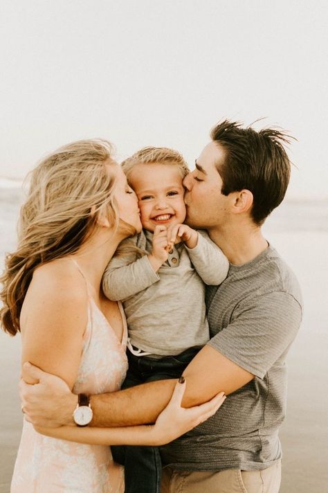 Maternity Family Photos On Beach, Beach Photoshoot Family Poses, Beach Family Photos 3 People, Beach Pics Family Of 3, Family Photo Shoot On Beach, Family Pics Beach, Beach Family Photography Poses, Family Of 3 Beach Photoshoot, Family Of Three Beach Pictures