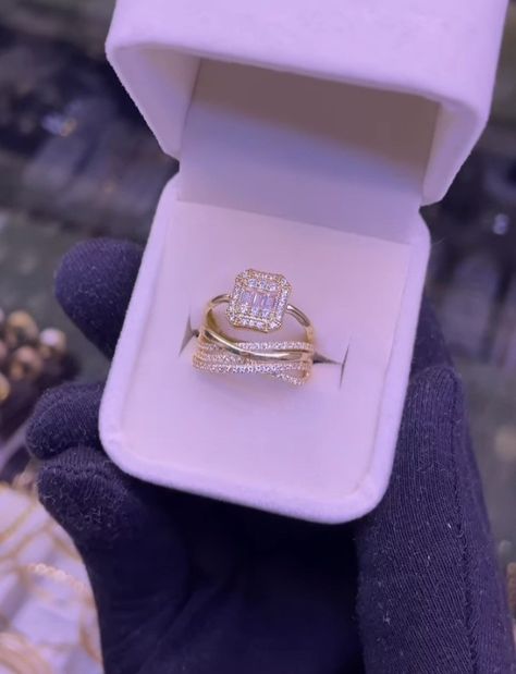 خواتم خطوبة, Dubai Gold Jewelry, Pearl Wedding Ring, Big Engagement Rings, Engagement Rings Couple, Engagement Rings Bridal Sets, Gold Ring Designs, Unique Wedding Bands, Engagement Rings For Men