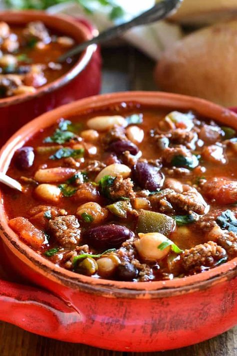 5 Bean Chili 5 Bean Chili, Lemon Tree Dwelling, Turkey Chili Recipe, Bean Chili Recipe, Bean Chilli, Chili Recipe Turkey, Best Chili Recipe, Chili Recipe Crockpot, Chilli Recipes