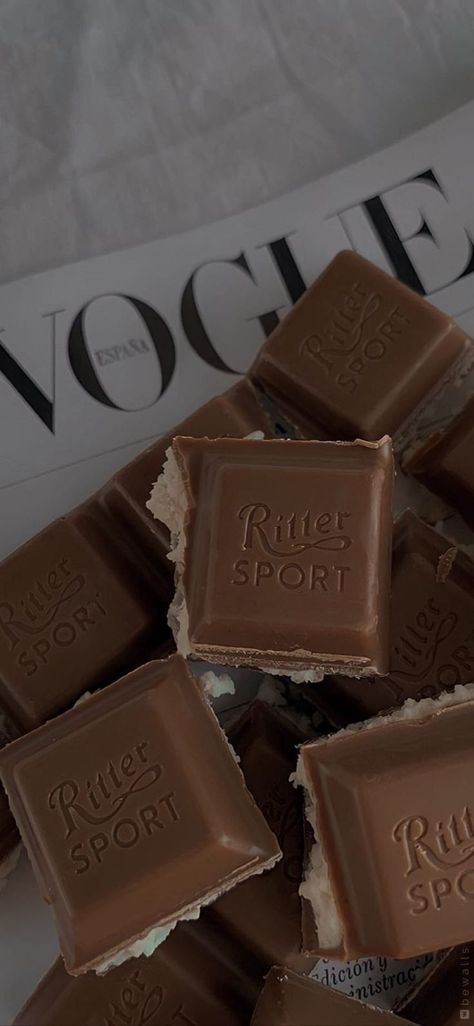 Brown Aesthetics, Ritter Sport, Dark Theme, Cream Aesthetic, Läcker Mat, Tapeta Pro Iphone, Classy Aesthetic, Food Pin, Aesthetic Photos