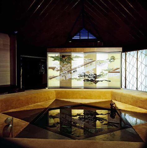 ‘The Michelangelo of kitsch’: the restoration of outsider architect Bruce Goff | Art and design | The Guardian Bruce Goff, Japanese Bathtub, Sun House, Vintage Architecture, University Of Oklahoma, Pool Decor, Goose Feathers, Architecture Exterior, School Architecture