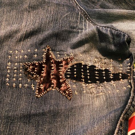 Mended Jeans, Star Patch Jeans, Visible Mending Jeans, Visible Mending Stitches, Jean Embroidery, Upcycling Clothes, Repair Jeans, Mending Clothes, Visible Mending