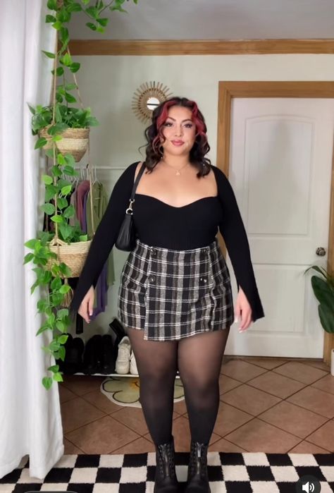 Mini Skirt For Plus Size, Kevin Gates Concert Outfit Ideas Plus Size, Plus Size Style Icons, Cute Clothes For Plus Size Women, Casual Nye Outfit Plus Size, Mini Skirts Outfits Plus Size, Plus Size Thrift Flip, Date Outfits Curvy, Clubbing Fits Plus Size