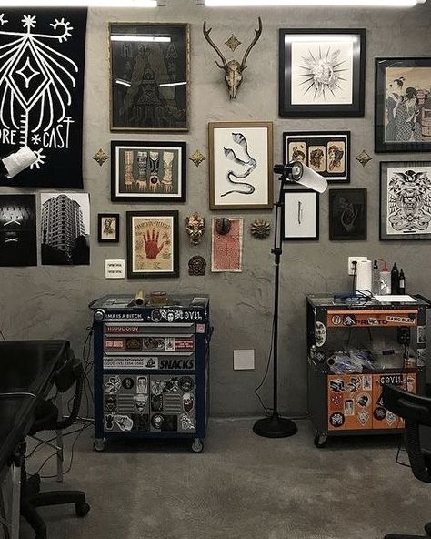 Tattoo Shop Interior, Tattoo Shop Decor, Tattoo Studio Interior, Salon Tattoo, Tattoo Studio Design, Tattoo Station, Tattoo Salon, One Percent, Decor Studio