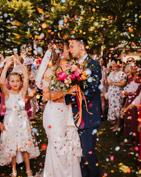 Ellice | Luxury Wedding & Event Florals 🌿 | Love this colourful confetti shot! You can never have enough when it comes to confetti! 🎉😍 Photo @binkynixon #confettishot… | Instagram Confetti Wedding Photo, Event Florals, Confetti Photos, Colorful Wedding Flowers, Wedding Flowers Summer, Summer Wedding Colors, Countryside Wedding, Creative Wedding Photography, Melbourne Wedding