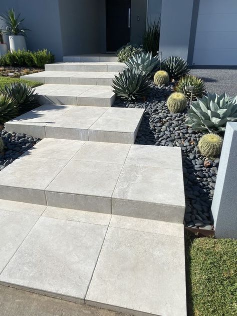 Landscape Entrance Design Front Walkway, Front Yard Landscaping With Steps, Modern Minimalist Garden Design, Front Yard Walkway Ideas Entrance Steps, Front Yard Steps Landscaping, Boho Front Yard, Front House Walkway Ideas, Large Rock Landscaping Ideas Front Yards, Modern Walkways To Front Door