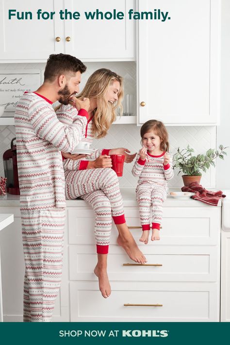 Christmas Pajamas Matching, Christmas Family Photoshoot, Pajamas Matching, Holiday Mini Session, Family Christmas Pictures, Matching Christmas Pajamas, Christmas Family Photos, Christmas Pjs, Matching Family Pajamas