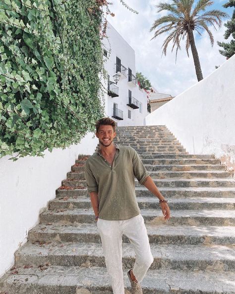 Mens Vacation Outfits, European Mens Fashion, Strand Outfit, Vacation Outfits Men, Greece Outfit, European Men, Guy Fits, Mens Summer Outfits, European Summer Outfits