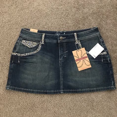 New With Tags. Younique Skirt. Size 11. Bedazzled On Pockets And Belt Loops. Dream Clothes Skirts, Low Waisted Jean Skirt, Cute Long Skirts, 2000s Summer Fashion, Bedazzled Clothes, Thrift Finds Clothes, Demi Skirt, Mini Skirt Jeans, Y2k Jean Skirt