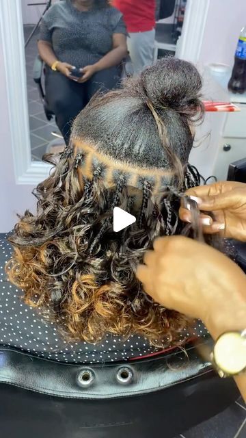 Short Curly Ends Box Braids, Wedding Braids Short Hair, Braid On Scalp Hairstyles, Large Tree Braids, Box Braid Curls, Boho French Curl Braids Short, French Curl Crochet Braids, Boho Micro Braids, How To Make Curls On Braids