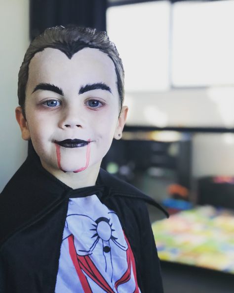 Kid Vampire Face Paint, Vampire Makeup Kids Boys, Toddler Vampire Makeup, Kids Dracula Makeup, Vampire Makeup For Boys, Vampire Costume Kids Boys, Vampire Face Paint For Men, Male Vampire Makeup Halloween, Dracula Makeup Kids