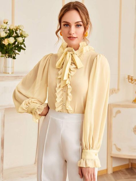 Casual Fall Fashion, Jabot Collar, Business Casual Fall, Women White Blouse, Gorgeous Blouses, Fashion Tops Blouse, Top Shirt Women, Workwear Fashion, Autumn Fashion Casual