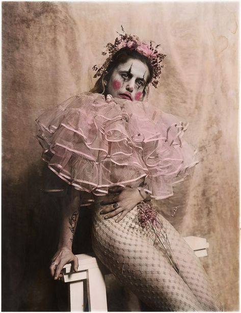 Cabaret Costume, London Nightclubs, Circus Aesthetic, Dark Circus, Halloween Photography, Another Magazine, London Pictures, Cool Makeup Looks, Hair Shows