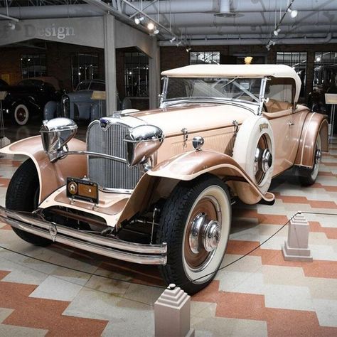 The Ruxton is an incredibly rare Classic that was a contemporary front-wheel-drive vehicle to the Cord L-29. Note the low slung look of this vehicle with its hood line barely taller than its sweeping fenders. The lack of running boards and the addition of 19-inch disc wheels add to the look. Many of the Ruxtons, such a Auburn Car, Metal Model Kits, Old Vintage Cars, Antique Trucks, Ford Classic Cars, Car Projects, Fancy Cars, Classy Cars, Kit Cars