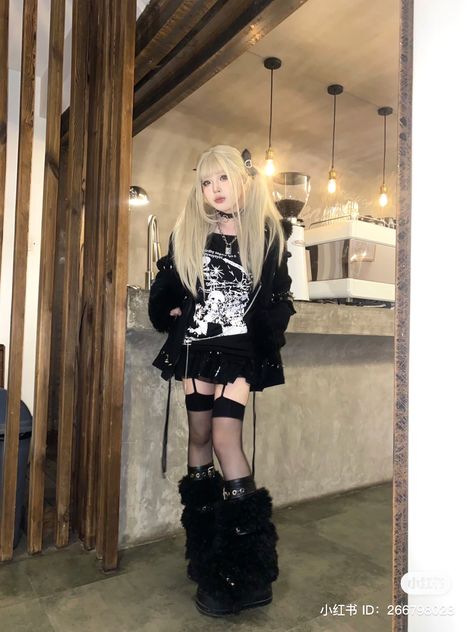 Emo Gyaru Fashion, Gyaru Kei Fashion, Babymetal Concert Outfit Ideas, Black Gyaru Outfit, Dark Harajuku Fashion, Japanese Alt Fashion, V Kei Outfits, Rokku Gyaru Outfits, Alt Gyaru