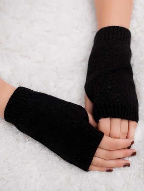 Knit Fingerless Gloves, Gloves Fingerless, Warmest Winter Gloves, Gloves Fashion, Fotografi Vintage, Gloves Design, Knit Gloves, Crochet Fingerless Gloves, Hand Gloves