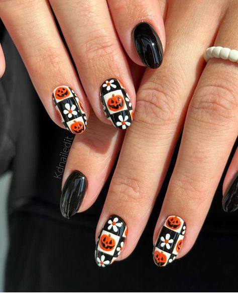 Halloween Make-up For Work, Taylor Swift Ghost Nails, European Fall Nails, Cute Almond Nails Design Fall, Halloween Nails Cute Simple, Granny Square Nails, Natural Nail Designs Short Square, Fall Nail Designs Halloween, Carnival Nail Art