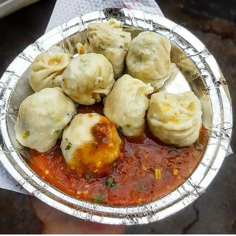 Momos Aesthetic, Indian Fast Food, Vegetarian Snacks Recipes, Food Babe, Delicacy Food, Desi Food, Vegetarian Snacks, Yummy Comfort Food, Delicious Snacks Recipes