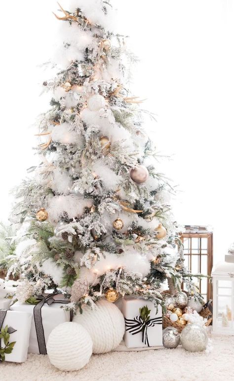 Glam Christmas Tree, Tree For Christmas, Flocked Christmas Trees Decorated, Glam Christmas, Elegant Christmas Trees, A White Christmas, White Christmas Trees, Christmas Tree Inspiration, Winter Wonderland Christmas