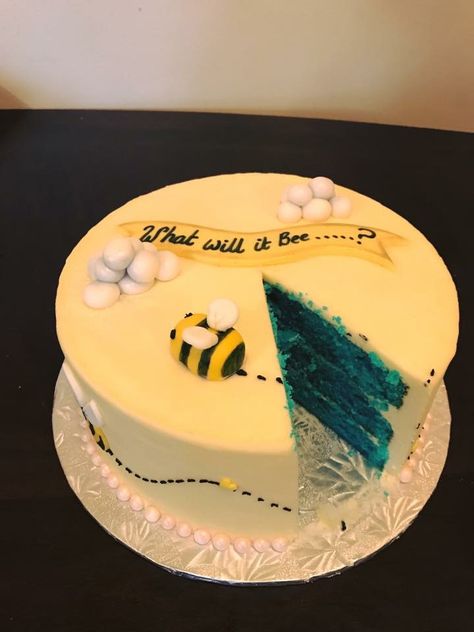 Gender reveal cake Baby Reveal Cake Ideas, Bee Gender Reveal Cake, Reveal Cake Ideas, Baby Reveal Cakes, Frosty Recipe, Baby Boy Decorations, Bee Gender Reveal, Gender Reveal Party Theme, Bee Baby Shower Theme