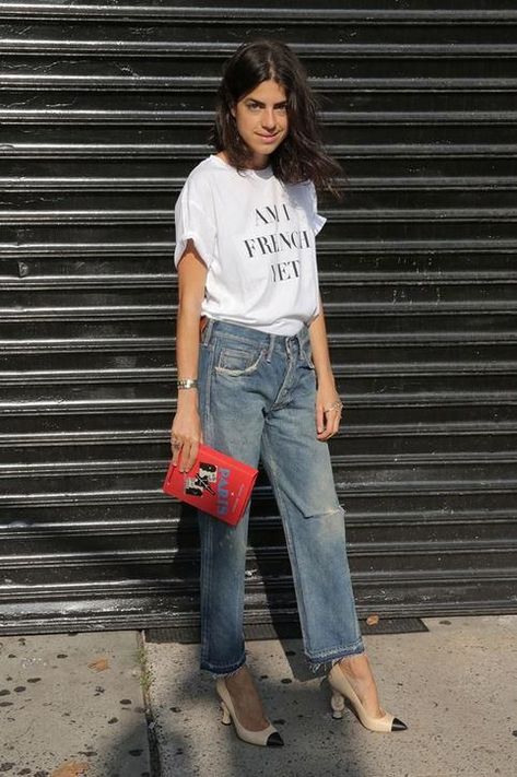 A cute t-shirt outfit idea, spotted on Man Repeller Manrepeller Style, Leandra Medine Style, Dress Up A T Shirt, Fashion Me Now, Fashion Gone Rouge, Jeans Trend, Looks Jeans, White Jeans Men, Net Fashion