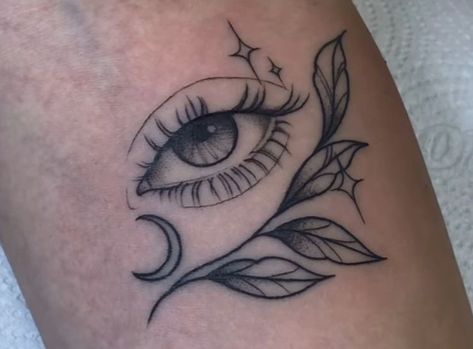 Lash Artist Tattoo, Tattoo Eyes Woman, 3rd Eye Tattoo Women, Trippy Tattoos For Women, Eye Flash Tattoo, Eye Tattoos For Women, Flower Eye Tattoo, 3rd Eye Tattoo, Ojo Tattoo