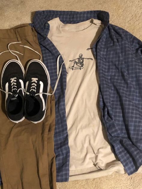 Masculine Clothing Ideas, Masculine Outfit Inspiration, Simple Trans Masc Outfits, Trans Style Outfit, Ftm Winter Outfits, Ftm Outfits Closet Ideas, Trans Guy Style, Masc Clothing Aesthetic, Downtown Masc Outfits