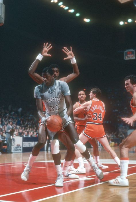 Patrick Ewing and Ralph Sampson - Virginia Uva Basketball, College Basketball Players, Ralph Sampson, Virginia History, Patrick Ewing, Sports Pics, Georgetown Hoyas, Virginia Cavaliers, Vintage Basketball