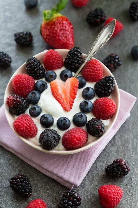 Very Berry Yogurt Bowl Berry Yogurt Bowl, Yogurt Raspberries, Pumpkin Spice Donut Holes, Yogurt Bowl Recipe, Jalapeno Deviled Eggs, Homemade Crunchwrap, Blueberries And Strawberries, Vegan Pizza Recipe, Cilantro Lime Slaw