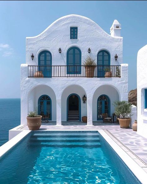 Greek Houses Exterior, Pool Design Plans, Greece Homes, Greece House, Greece Architecture, Santorini House, Greece Villa, Beautiful Small Homes, Greek Decor