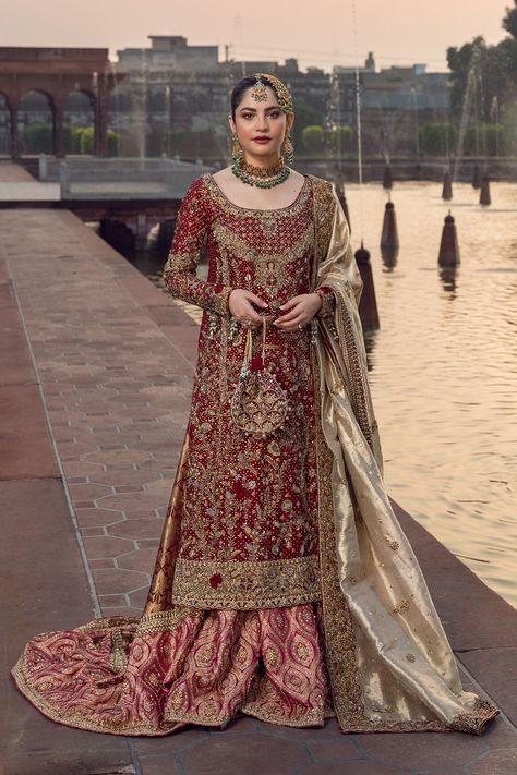 Annus Abrar, Best Bride, Asian Bridal Dresses, Latest Bridal Dresses, Fancy Sarees Party Wear, High Fashion Women, Asian Bridal, Pakistani Dress Design, How To Iron Clothes