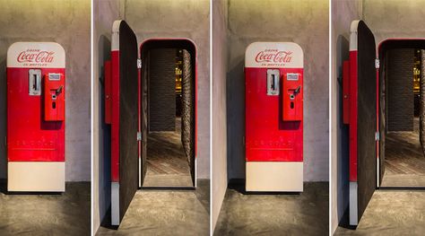 This vintage Coke vending machine is actually the door to a hidden speakeasy Speakeasy Door, Secret Passage, Coke Machine, Basement Entrance, Hidden Bar, Vintage Coke, Secret Room, Hidden Rooms, Secret Door