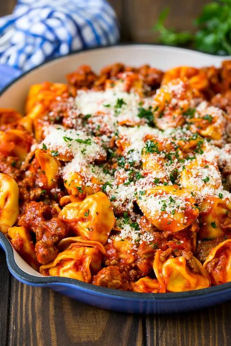 Cheese Tortellini in Meat Sauce #tortellini #pasta #sauce #dinner #dinneratthezoo #cheese Tortellini With Marinara Sauce, Hamburger And Tortellini Recipes, Tortellini Pasta Sauce, Tortellini Bolognese, Spaghetti Night, Cheese Tortellini Recipes, Homemade Bolognese, Fun Pasta, Red Sauce Recipe