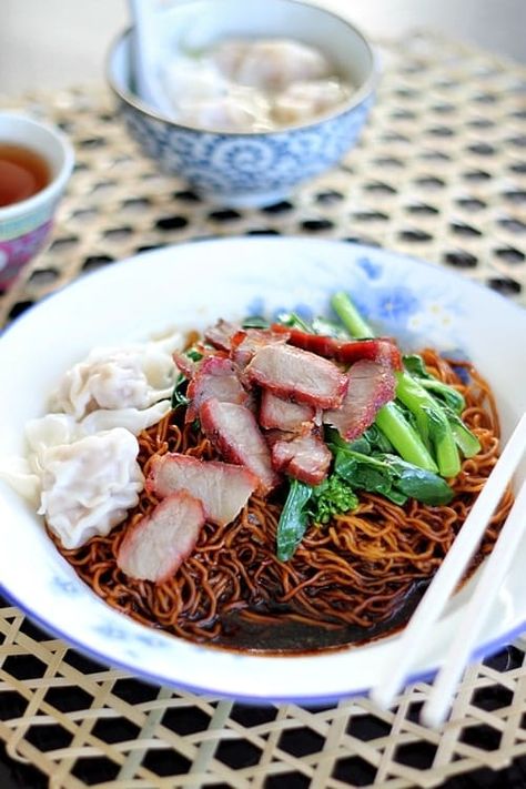 Chinese Food Recipes, Wonton Noodles, Chinese Bbq Pork, Won Ton, Malaysian Cuisine, Mapo Tofu, Char Siu, Singapore Food, Asian Noodles