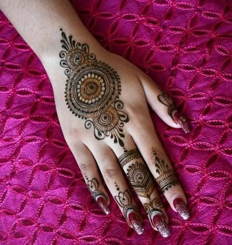 Rings Layout, Round Mehndi Design, Traditional Mandala, Mehndi Designs Bridal Hands, Mehndi Designs For Kids, Simple Mehndi Designs Fingers, Full Mehndi Designs, Mehndi Designs Front Hand, Full Hand Mehndi Designs