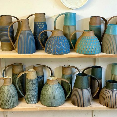 Ceramic Jugs Pottery, Pottery Jugs, African Pottery, Ceramics Pottery Bowls, Coil Pottery, Slab Ceramics, Tanah Liat, Pottery Workshop, Chic Vibes