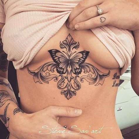 Tattoo Butterfly, Geniale Tattoos, Tattoos For Black Skin, Pretty Tattoos For Women, Tattoos Henna, Dope Tattoos For Women, Sternum Tattoo, Butterfly Tattoos, Cute Tattoos For Women