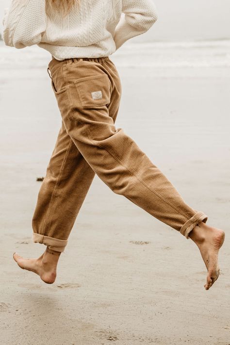 Dayton - Unisex Brown Cord Pants – OTTWAY Lindsey Core, Brown Cord Pants, Womens Corduroy Pants, Style Androgyne, Granola Outfits, Unique Pants, Cord Pants, Everyday Pants, Cords Pants