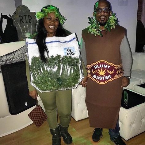 Rihanna Beyonce, Cute Couples Costumes, Kostuum Halloween, Classy Halloween Costumes, Matching Halloween Costumes, Best Friend Halloween Costumes, Halloween Coustumes, Clever Halloween Costumes, Couples Halloween Outfits