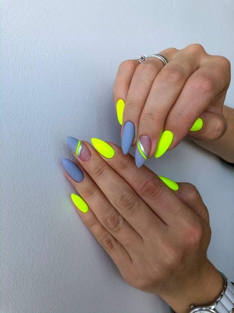 Neon Oval Acrylic Nails, Neon Nails Gel Short, Oval Neon Nails, Lime Green Nails, Almond Nail Art, Neon Nail Designs, Neon Green Nails, Almond Acrylic Nails, Neon Nails